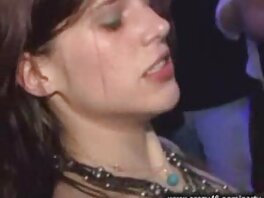 Alla ragazza lussuriosa piace film x adulti gratis il sesso anale da dietro