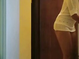 Sexy padrona dai capelli neri succhia il suo video gratis x adulti collega