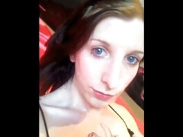 Ragazza asiatica scopa i film porno per adulti suoi nuovi vicini